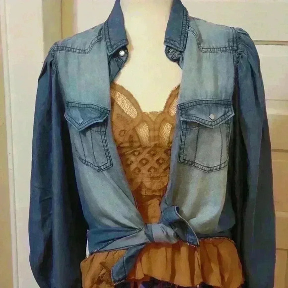 Zenana Outfitters Tops - Chambray Poet Sleeve Shirt